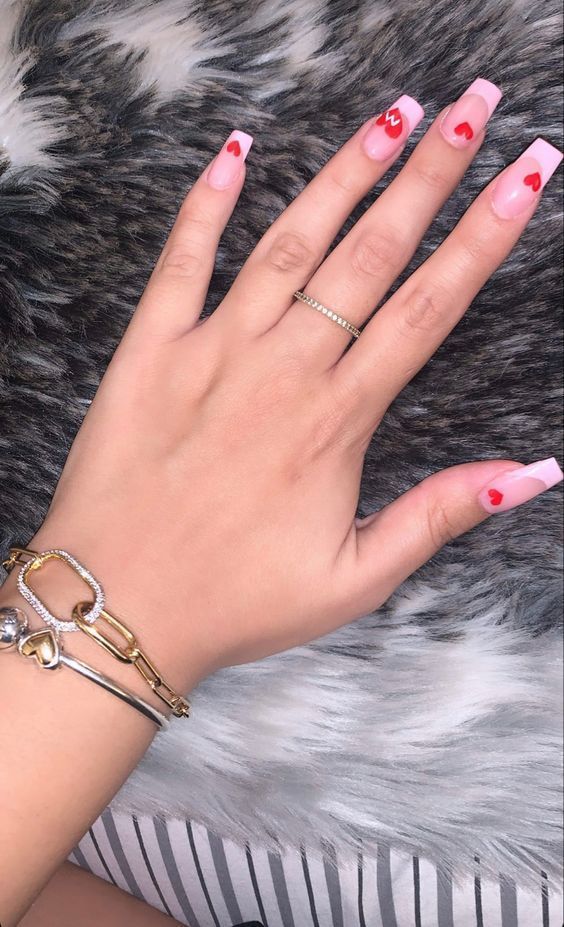 γαλλικό μανικιούρ-με-καρδούλες-ιδέες-