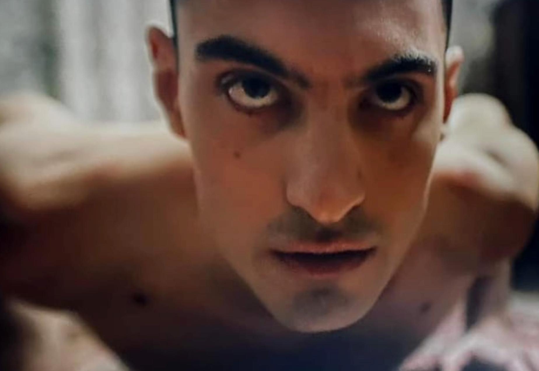 Άγριες Μέλισσες: O Λευτέρης γίνεται ο καλός γιος του Ακύλα