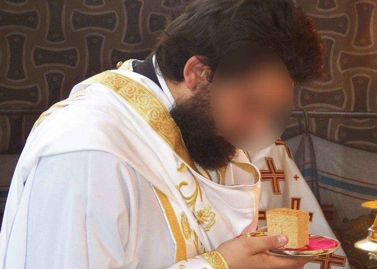 Φρίκη : Νέα καταγγελία για τον ιερέα στα Κάτω Πατήσια από την ανήλικη μπέιμπι-σίτερ του μωρού του