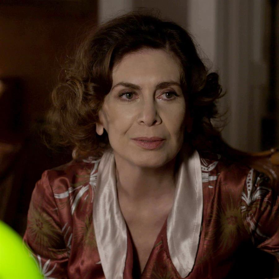 Άγριες Μέλισσες: Η Μυρσίνη ορμάει στη Δρόσω