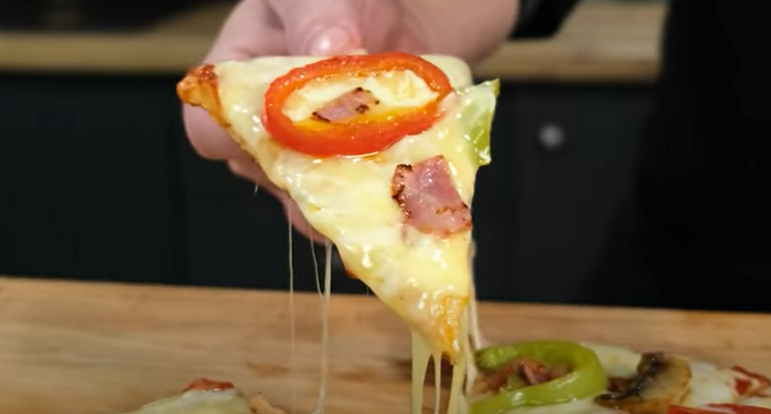 πίτσα -χωρίς- μαγιά- στο- τηγάνι-