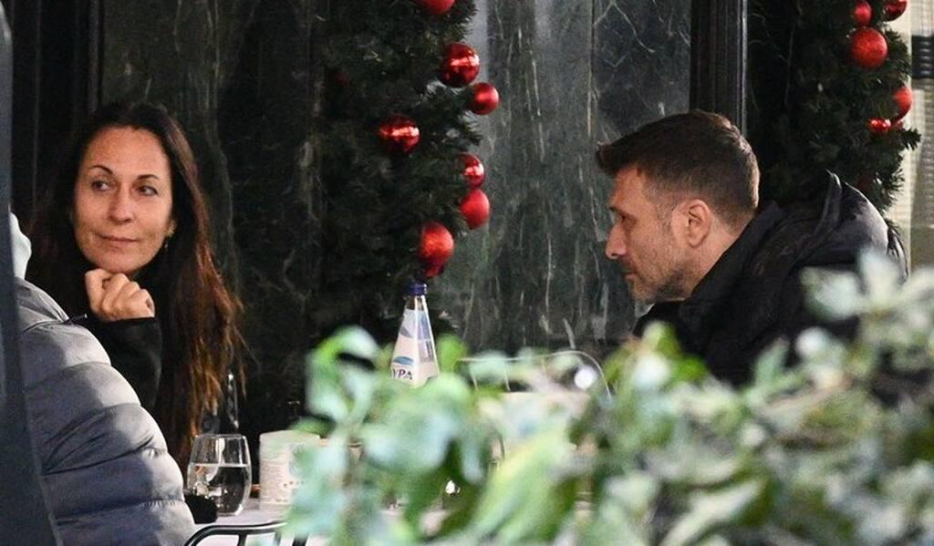 Γιάννης Πλούταρχος: Σπάνια δημόσια εμφάνιση με την σύζυγο και την κόρη του – Εικόνες