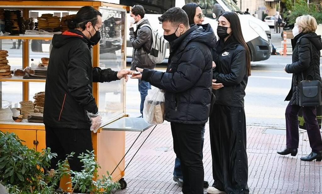 Γιάννης Πλούταρχος: Σπάνια δημόσια εμφάνιση με την σύζυγο και την κόρη του – Εικόνες