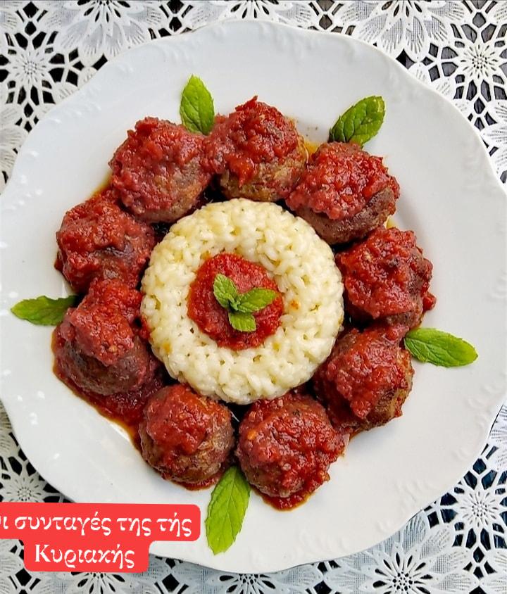 Κεφτεδάκια- της- γιαγιάς- με- σάλτσα-