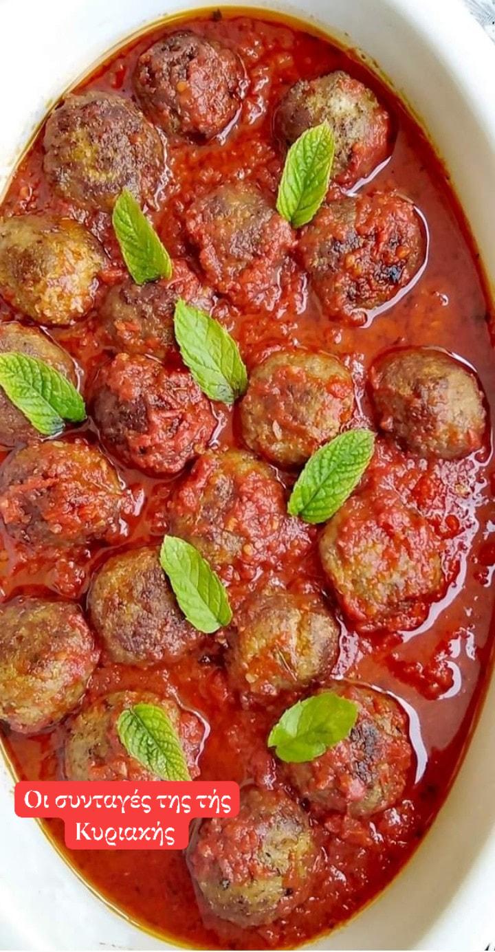 Κεφτεδάκια- της- γιαγιάς- με- σάλτσα-