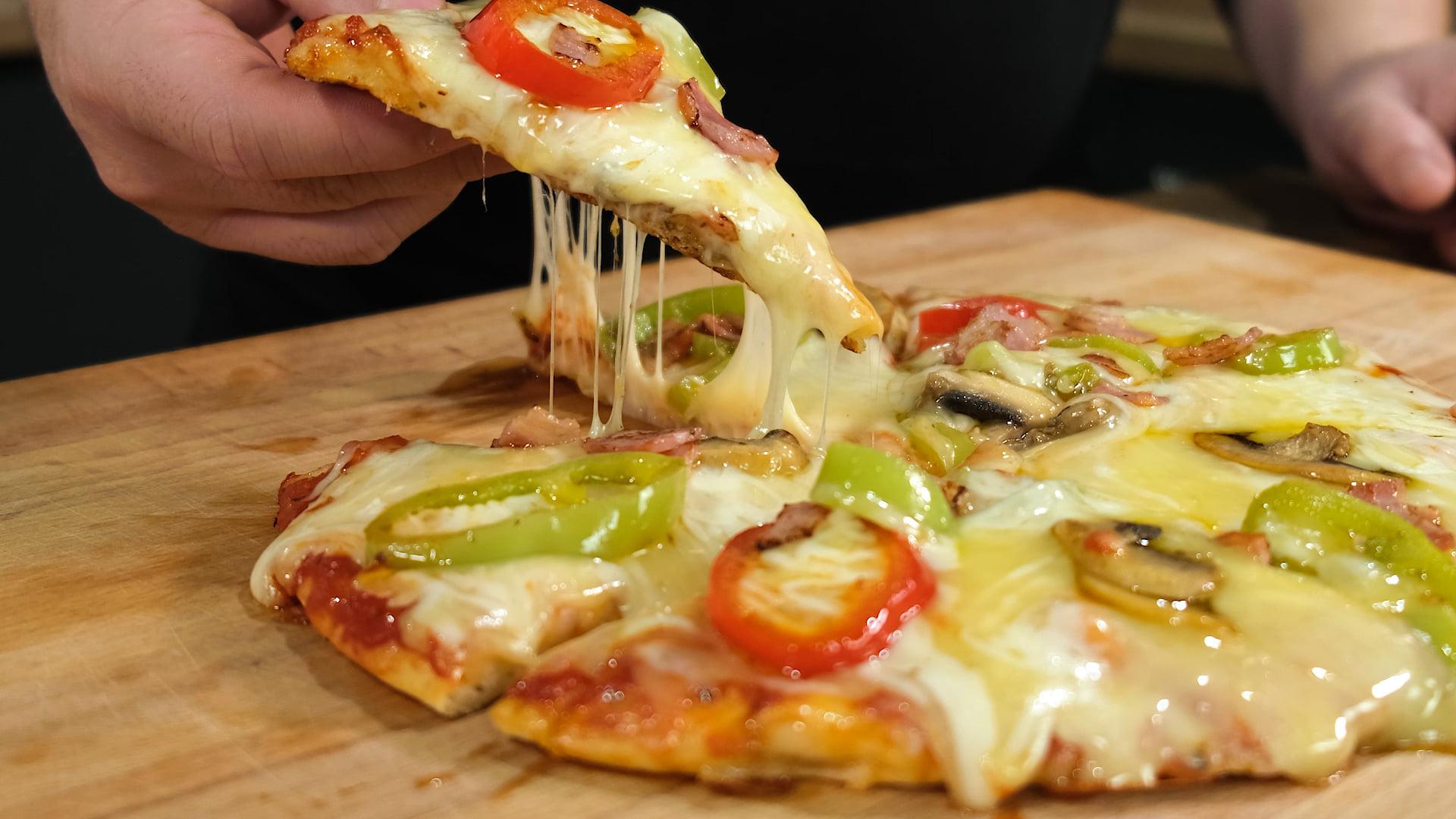 Πίτσα Χωρίς Μαγιά στο Τηγάνι