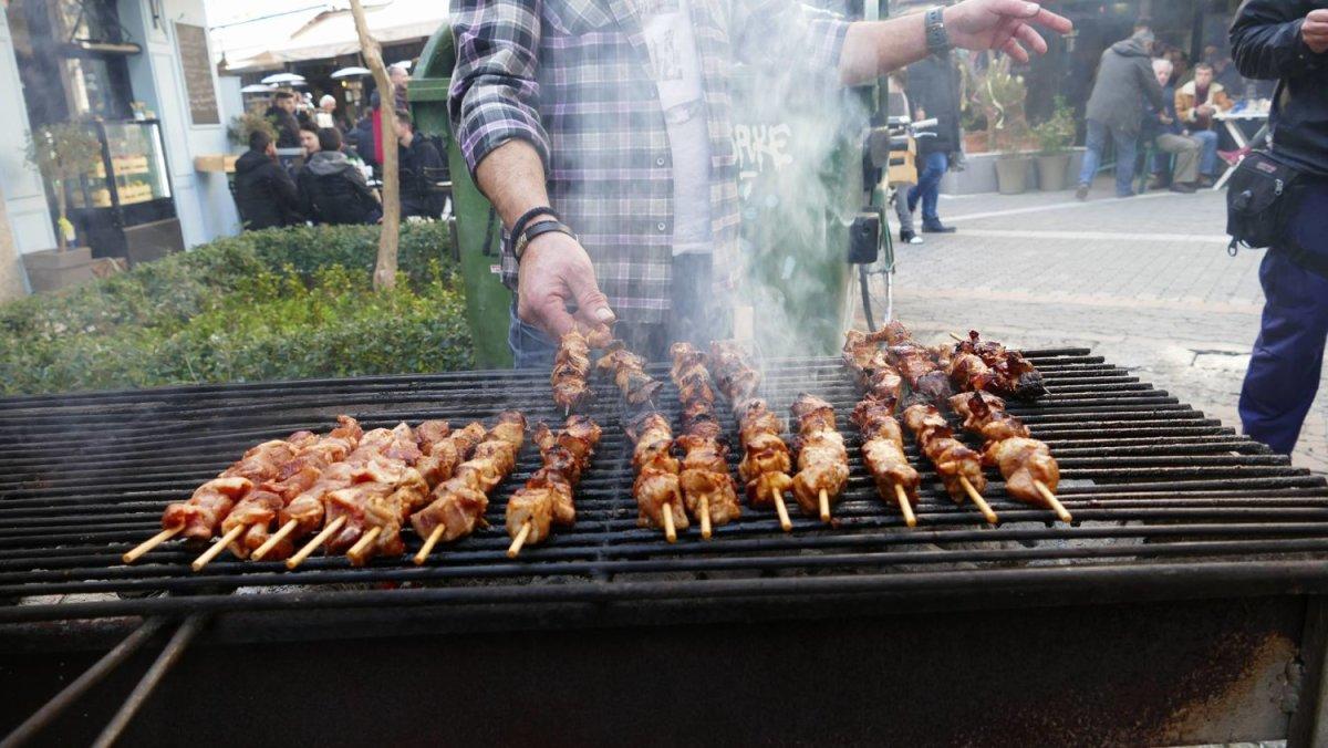 Τσικνοπέμπτη 2022: Πότε πέφτει;