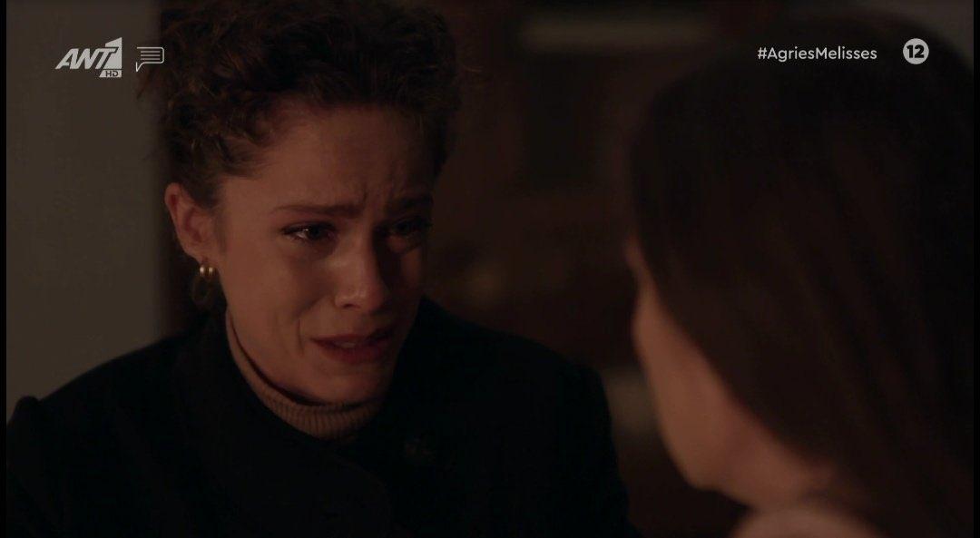 Άγριες Μέλισσες: Η Ασημίνα κλαίει τον Νικηφόρο τραγουδώντας Βανδή