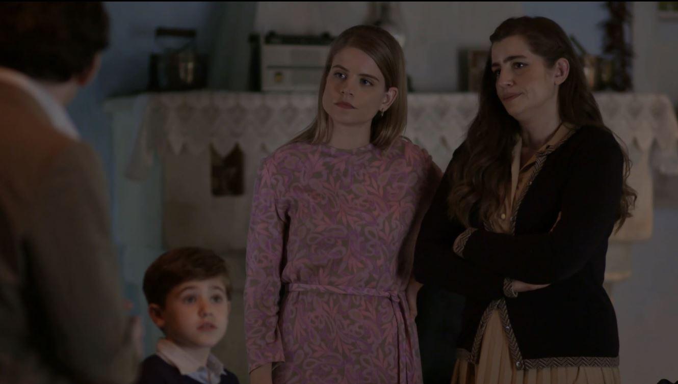 Άγριες Μέλισσες: Η Ασημίνα κλαίει τον Νικηφόρο τραγουδώντας Βανδή