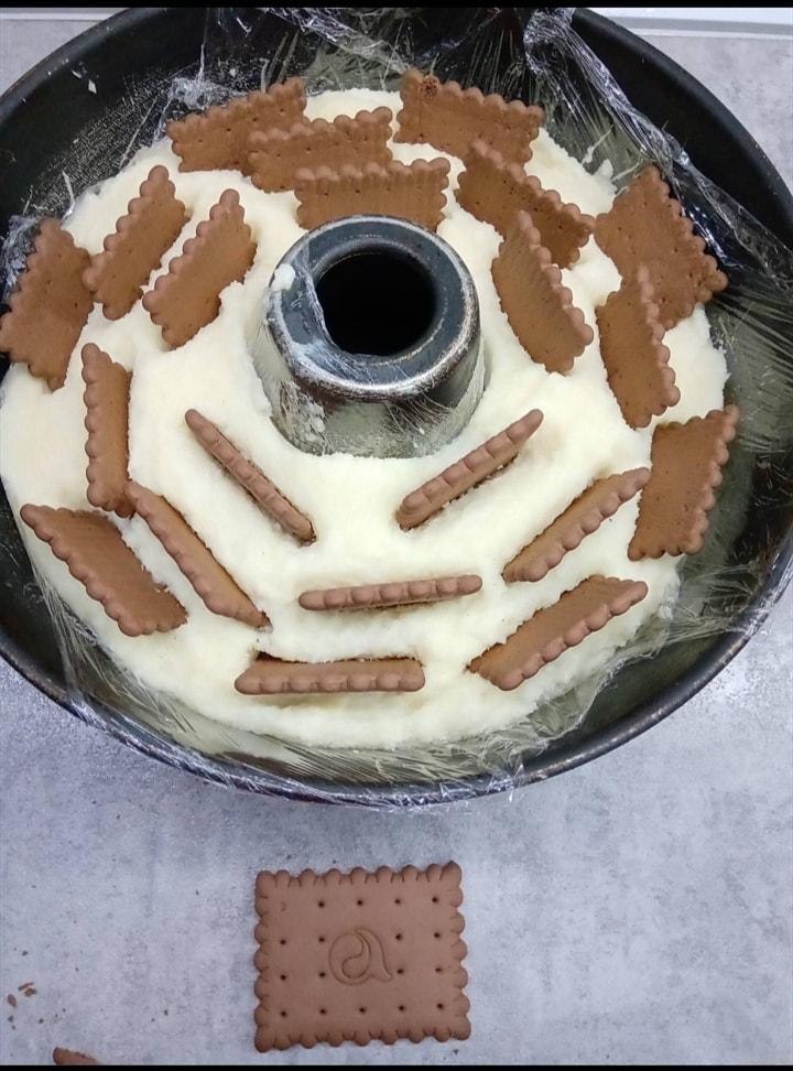 Λευκό-χαλβαδένιο-μπισκοτογλυκό-συνταγή- Λευκό-χαλβαδένιο-μπισκοτογλυκό-συνταγή-