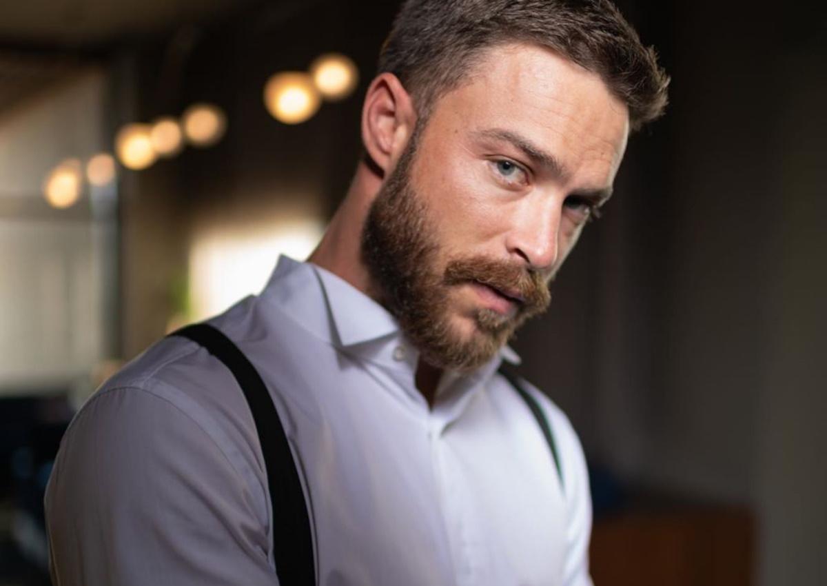 Η- Γη- της -Ελιάς -Στέφανος- Μιχαήλ-