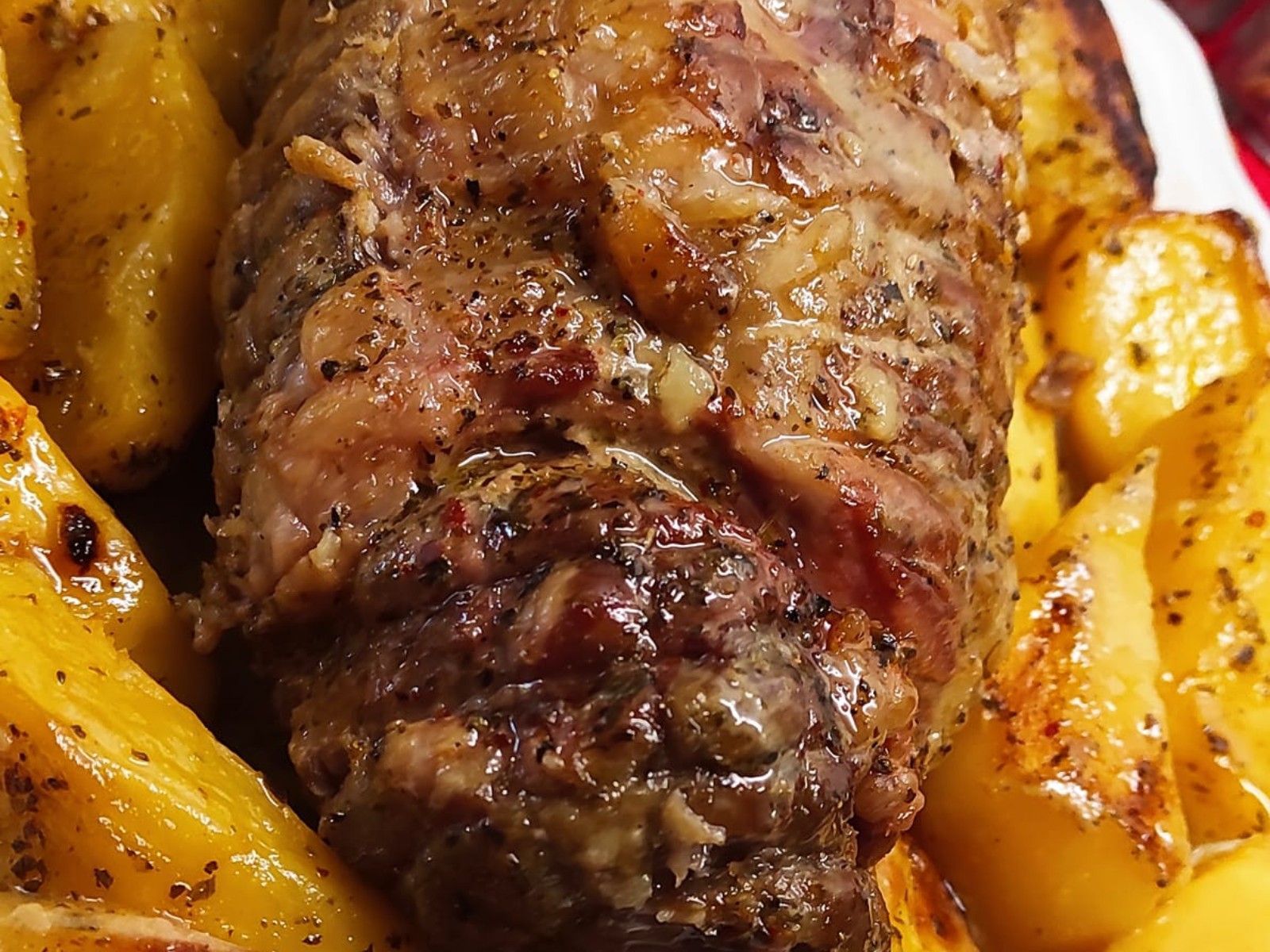 Ρολό- χοιρινό -με- ζαμπόν- και -τυριά- Ρολό- χοιρινό -με- ζαμπόν- και -τυριά-