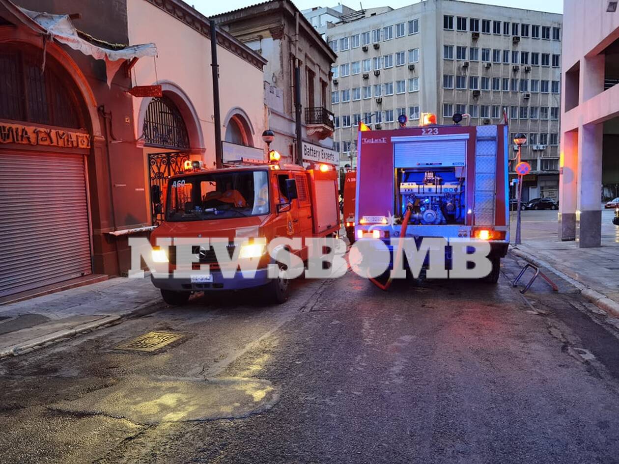 Τραγωδία: Ένας νεκρός ύστερα από πυρκαγιά σε σιδηρουργείο