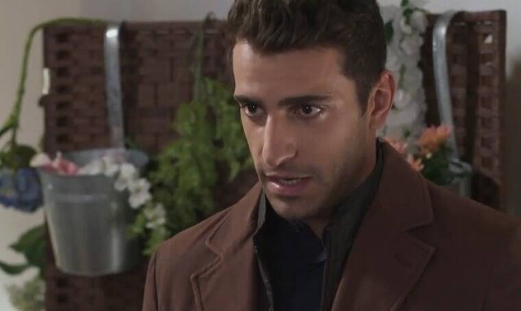 Η Γη της Ελιάς:  Ο Αλέξης τρελαίνεται τελείως