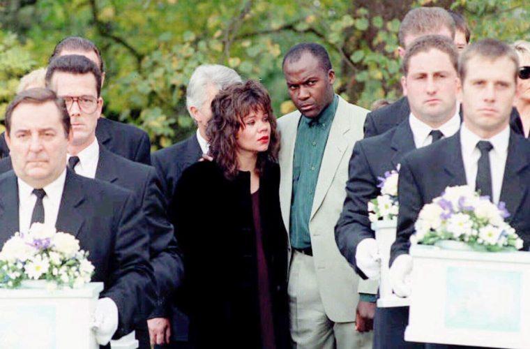 Η τραγική ιστορία της γυναίκας που γέννησε οκτάδυμα το 1996 – Πέθανε στα 56 της ολομόναχη