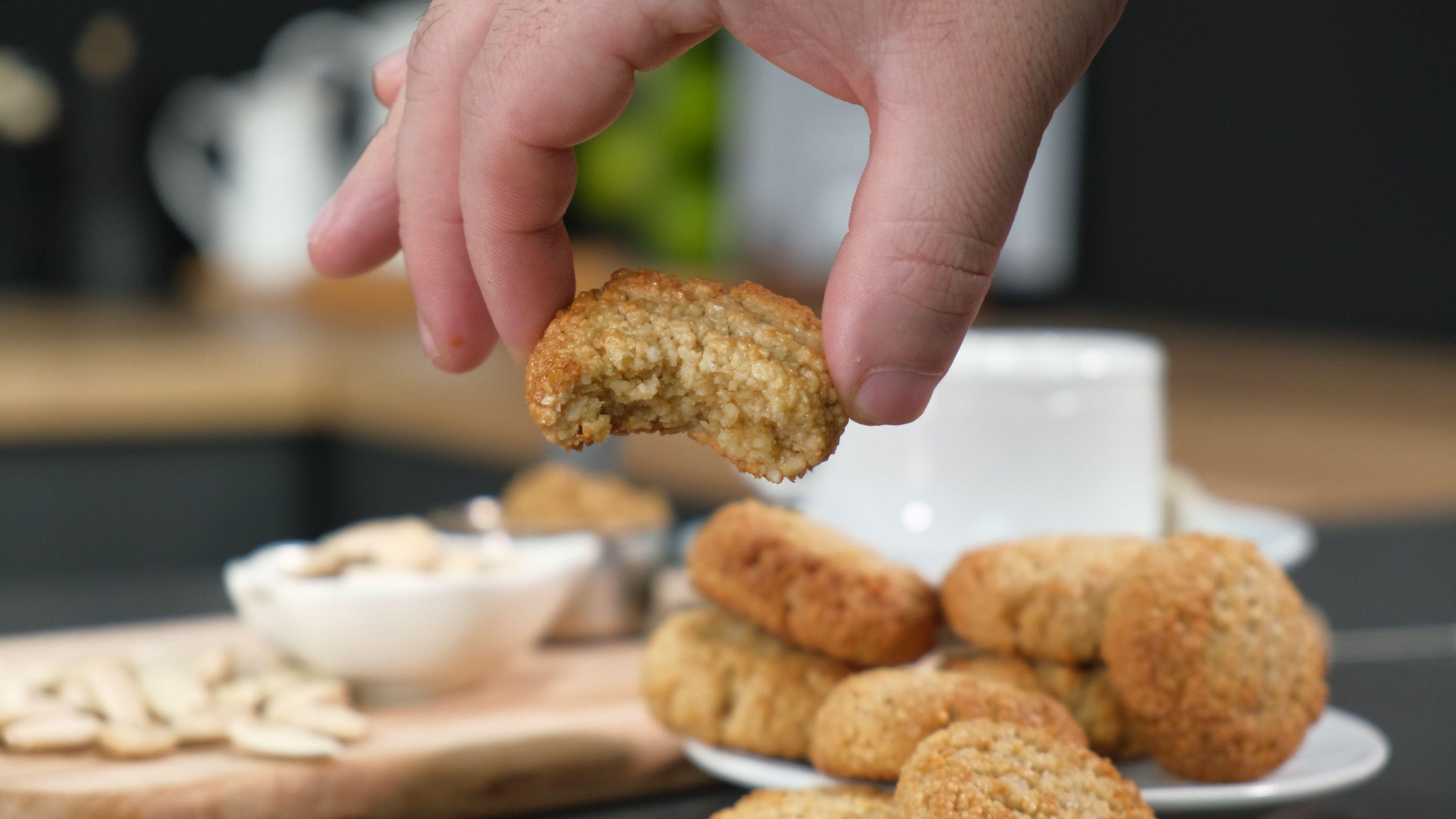 Μπισκότα -με- 3- υλικά- χωρίς -γλουτένη- Μπισκότα -με- 3- υλικά- χωρίς -γλουτένη-