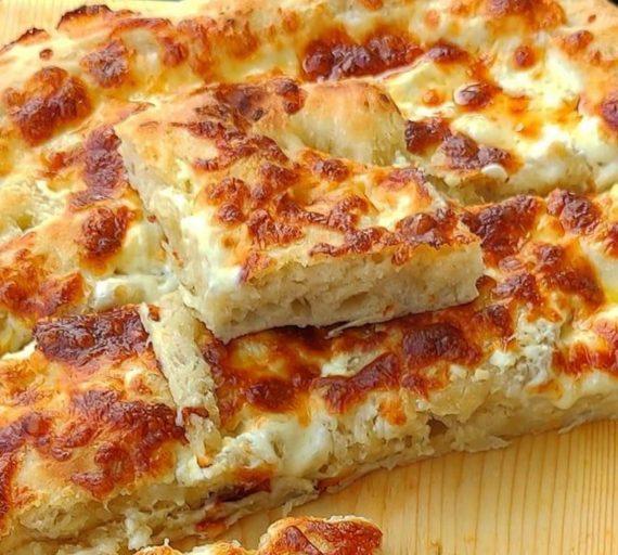 Σκορδόψωμο χωρίς ζύμωμα της Γκόλφως