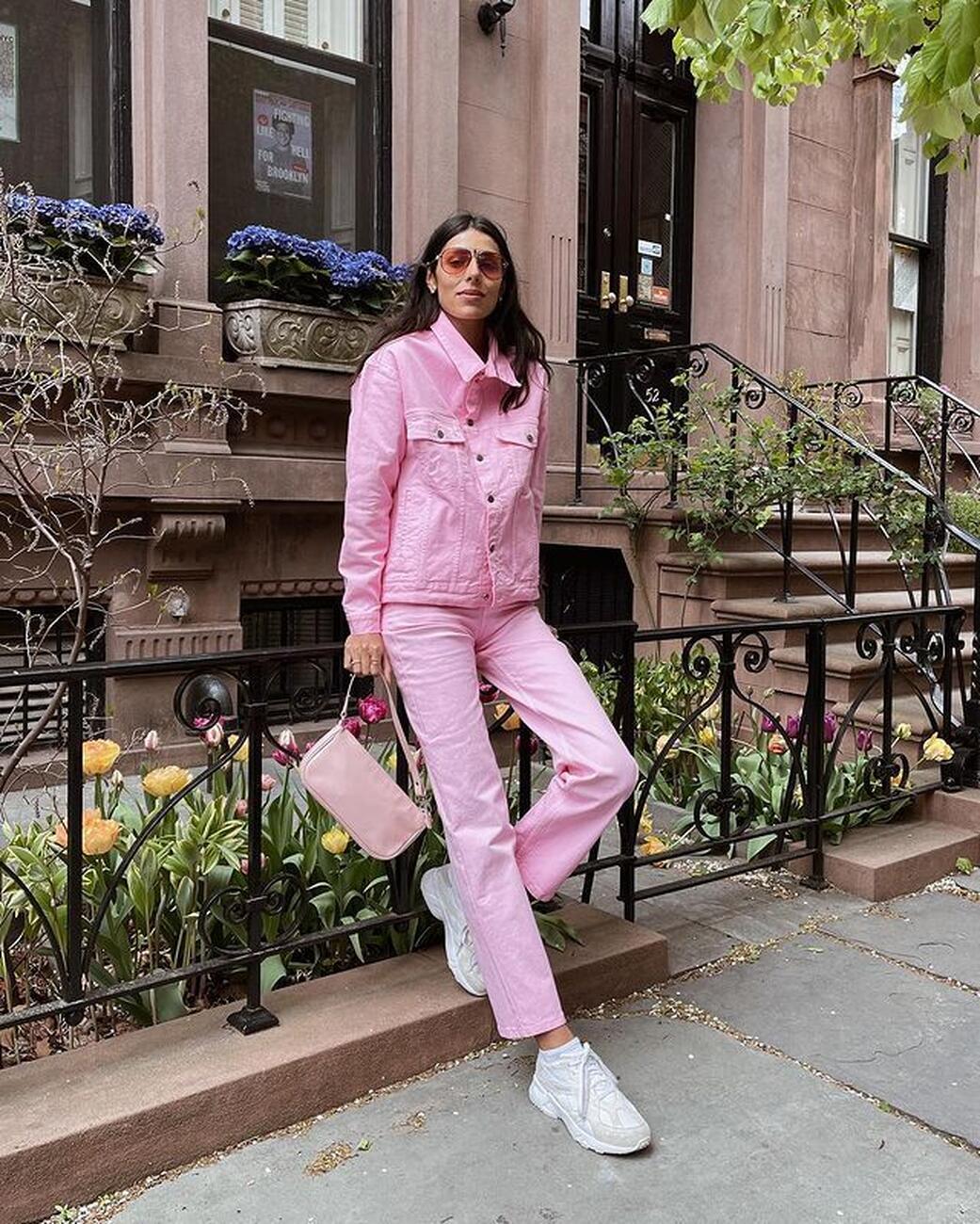 ροζ τζιν-ιδέες-για-χρωματιστά τζιν-τάσεις 2022-