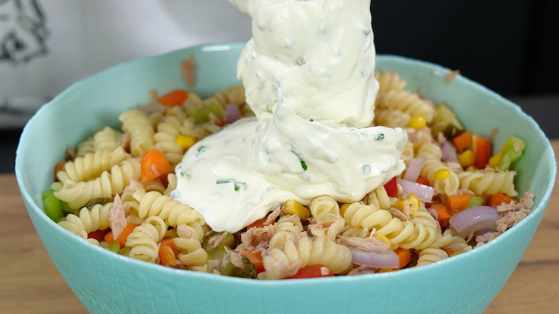 Μακαρονοσαλάτα -από -τον- Παναγιώτη- Παπαδάκη- Μακαρονοσαλάτα -από -τον- Παναγιώτη- Παπαδάκη-