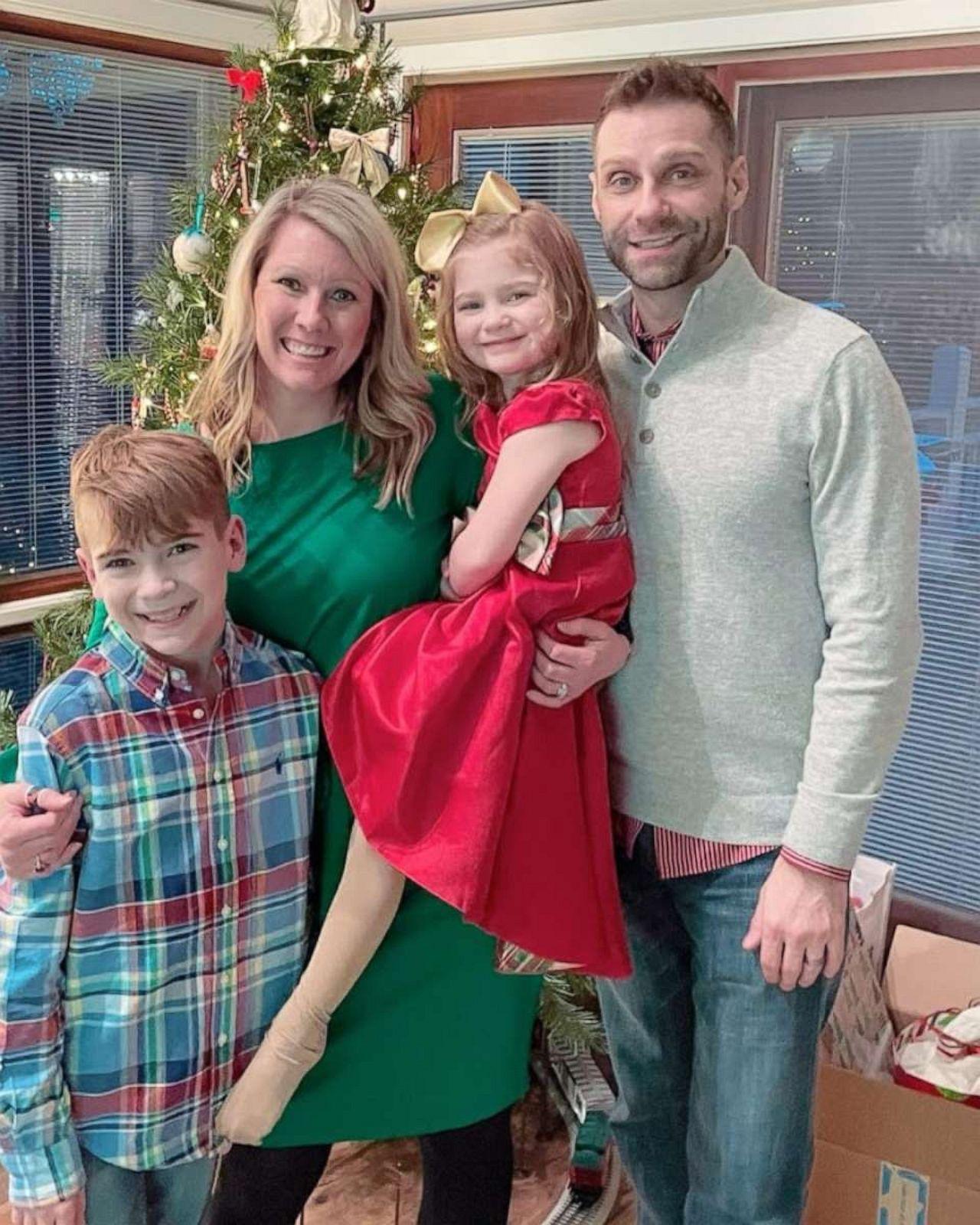 μπαμπάς-έκανε-τατουάζ-την-ουλή-της-κόρης-του-για-να-της-συμπαρασταθεί-