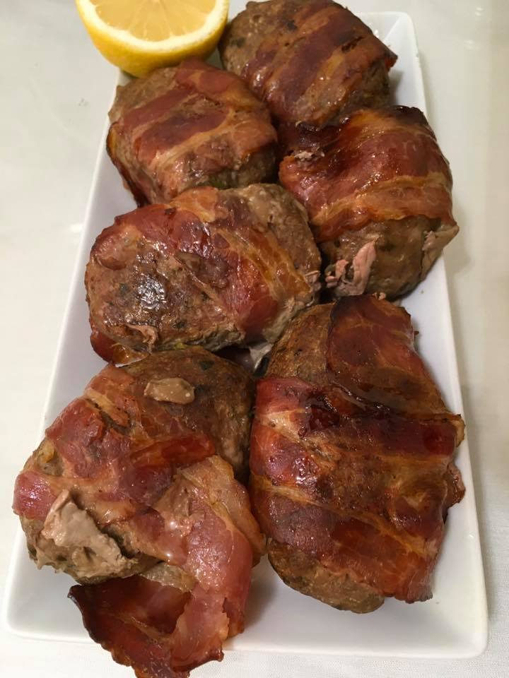 μπιφτέκια-τυλιχτά-με-μπέικον-συνταγή-