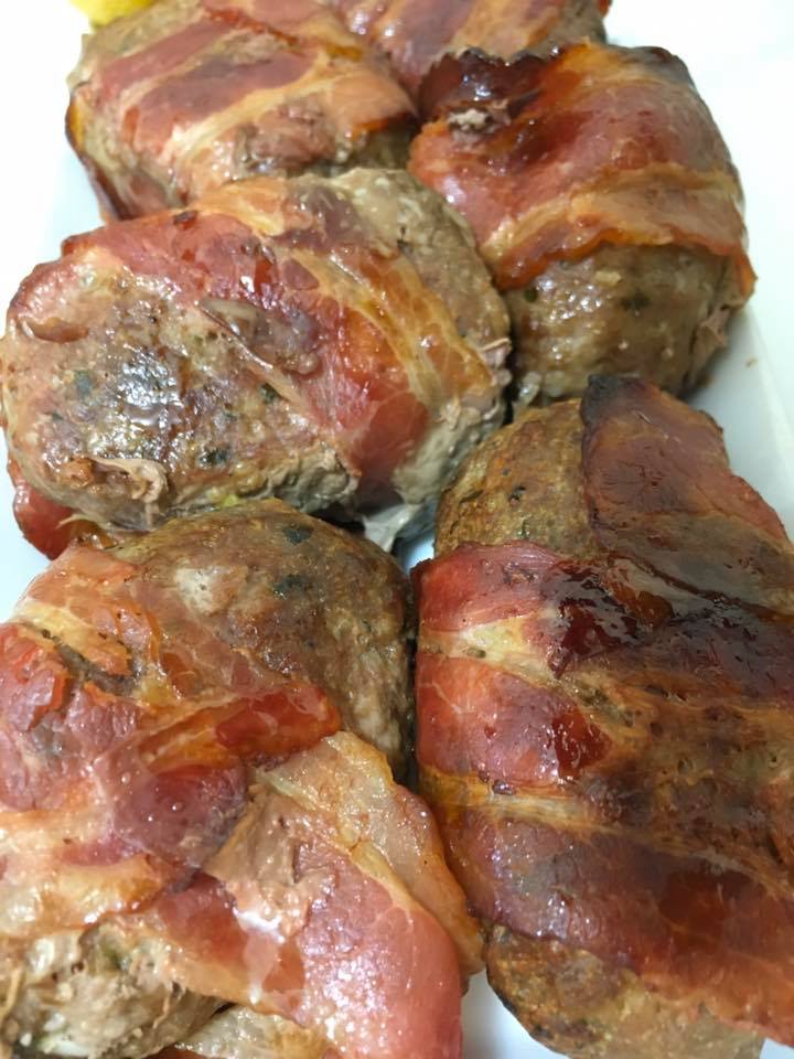 μπιφτέκια-τυλιχτά-με-μπέικον-συνταγή-