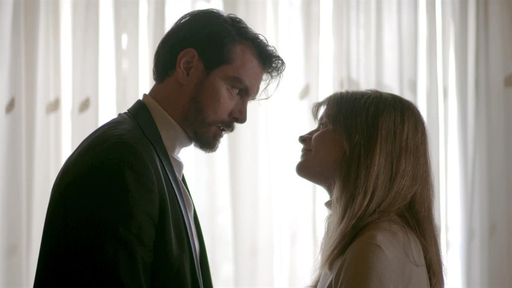 Άγριες Μέλισσες: Η Κορίνα Μαθαίνει πως ο Ακύλας δεν είναι μπαμπάς της