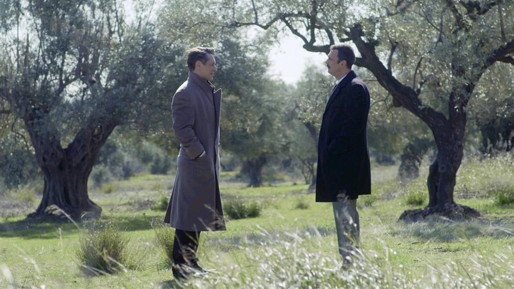 Άγριες Μέλισσες: Η Κορίνα Μαθαίνει πως ο Ακύλας δεν είναι μπαμπάς της