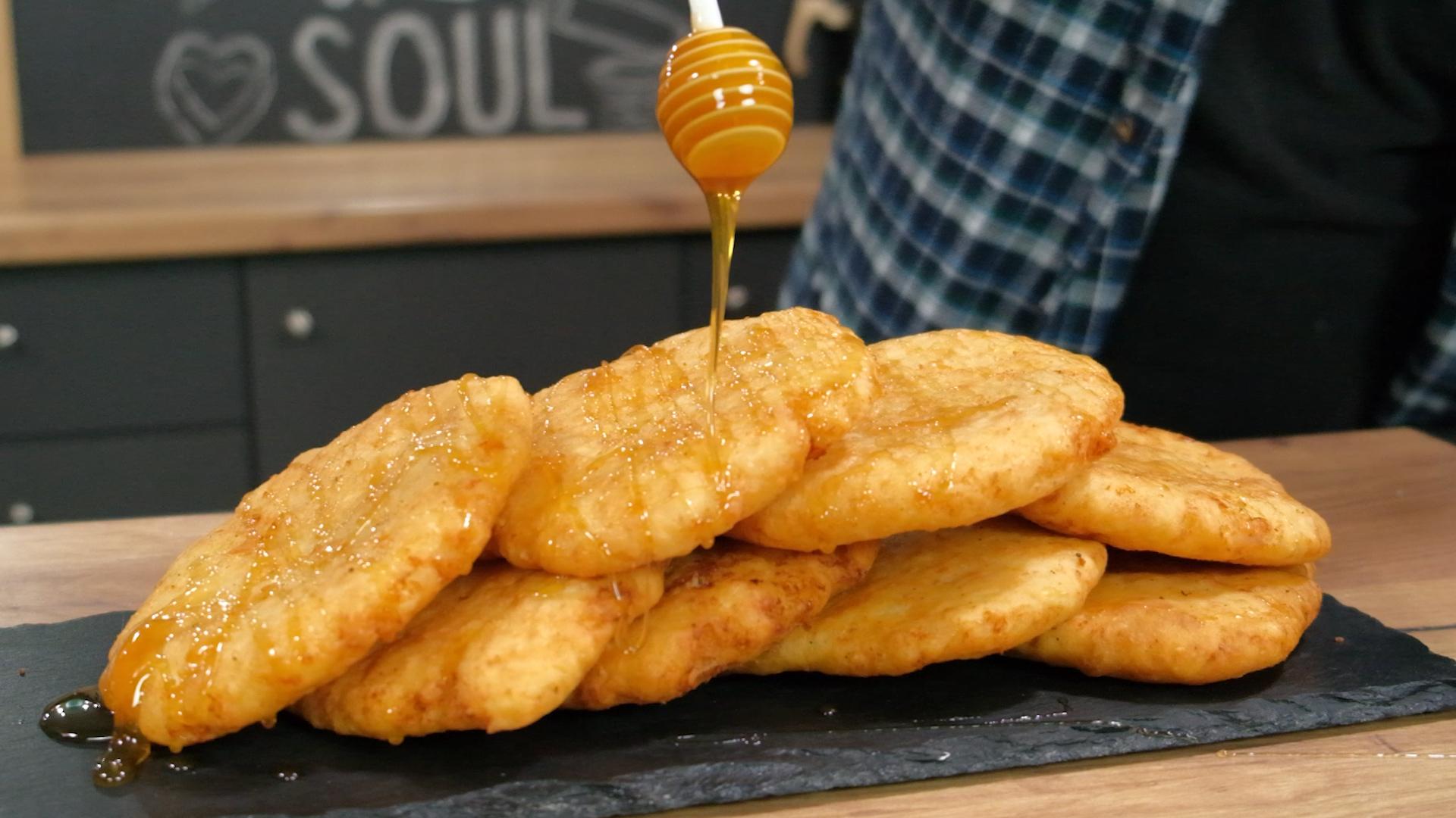 πίτες-με-τυρί-και-μέλι-συνταγή-