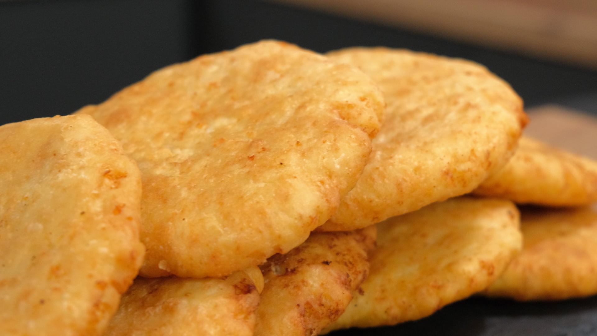 πίτες-με-τυρί-και-μέλι-συνταγή-