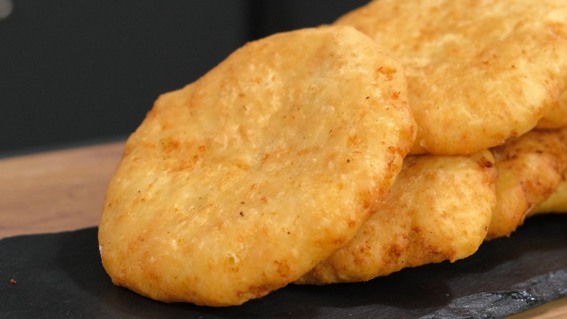 πίτες-με-τυρί-και-μέλι-συνταγή-