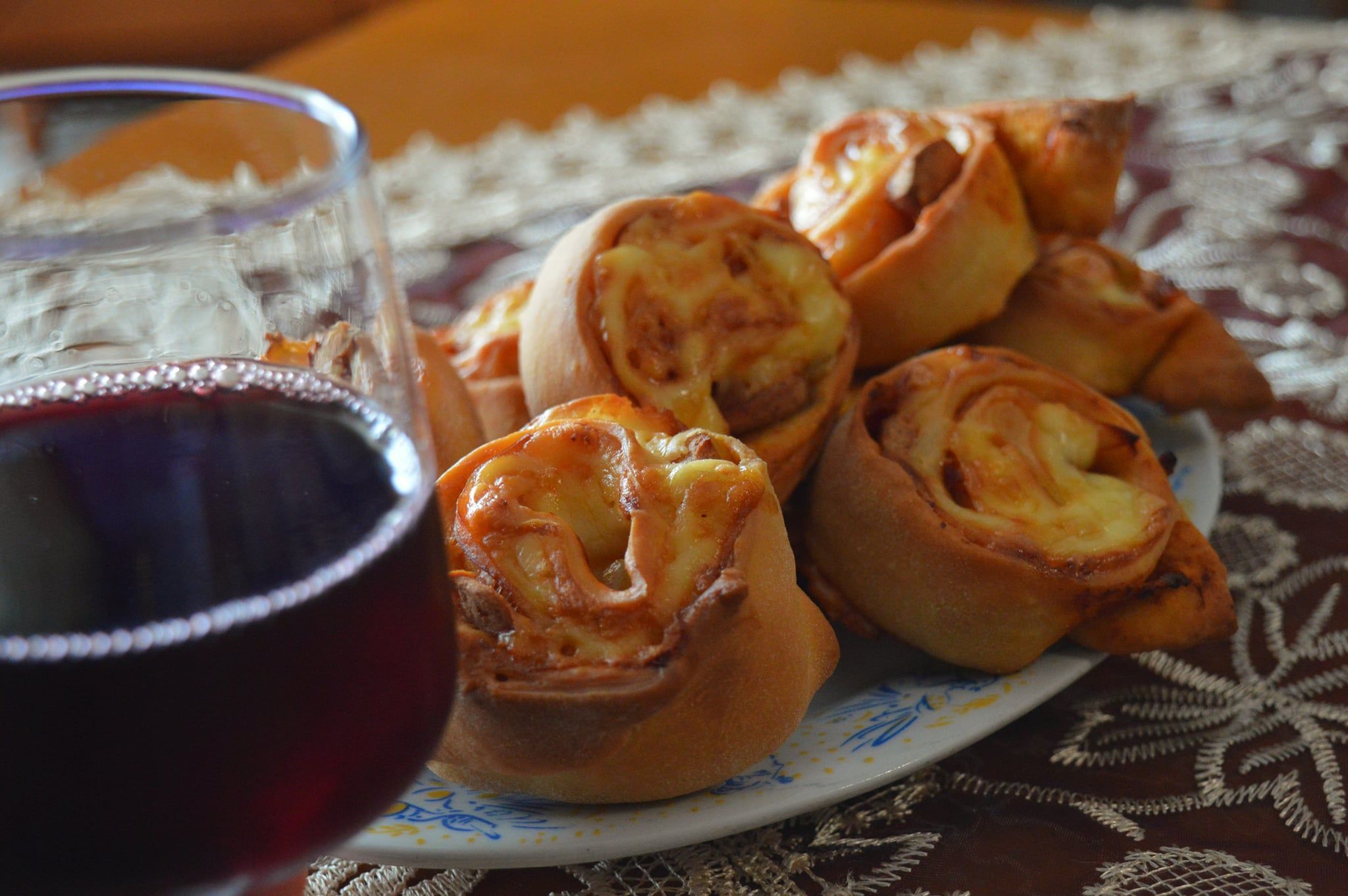 πιτσάκια-σε-ρολάκια-συνταγή-