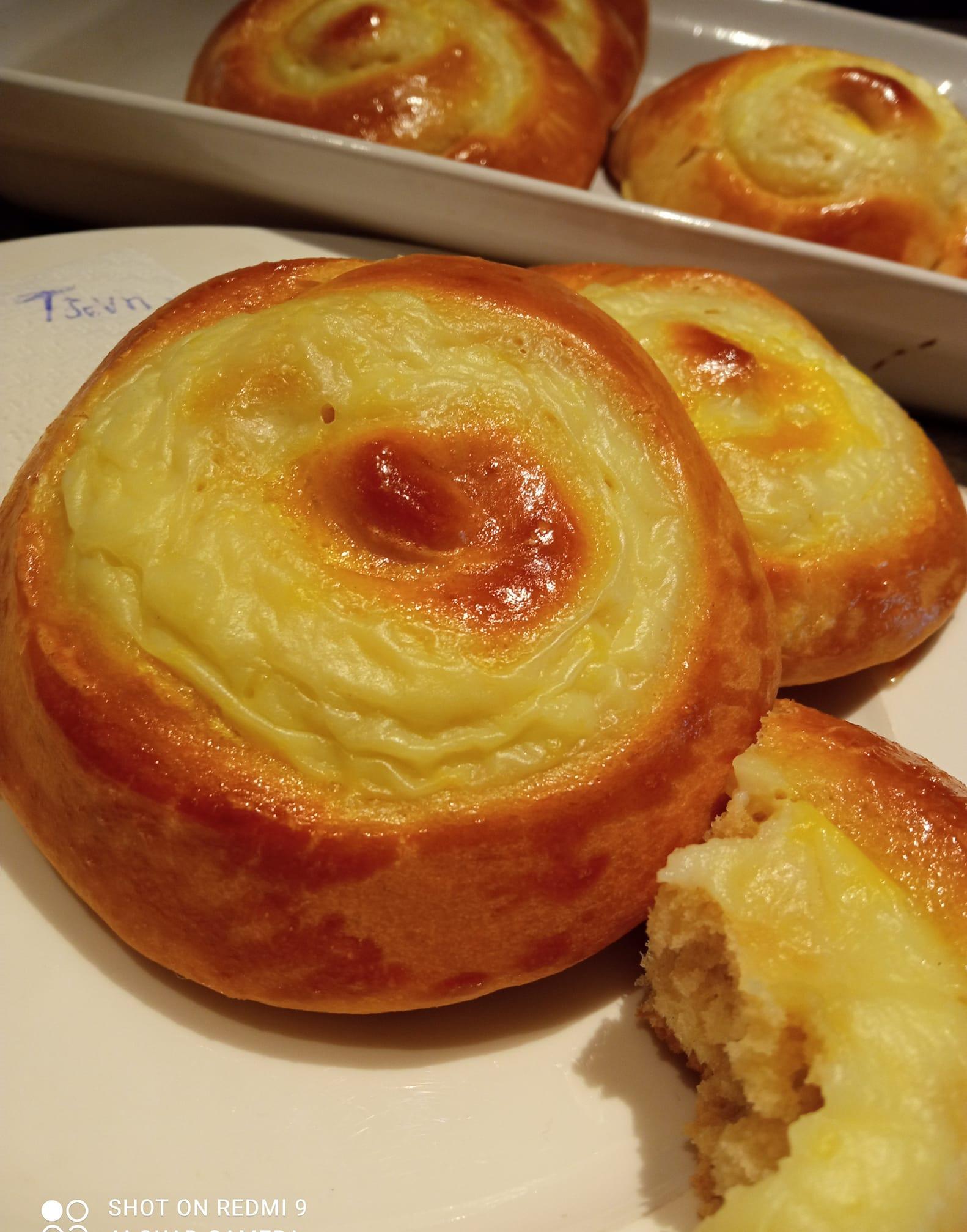 ρολάκια-ζύμης-με-κρέμα-συνταγή-