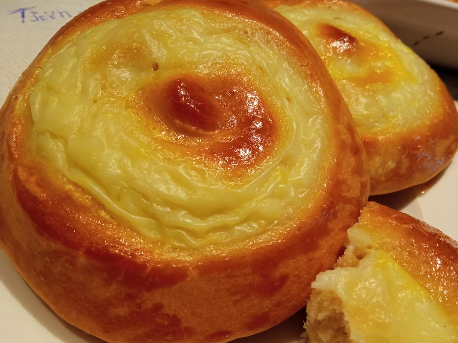 ρολάκια-ζύμης-με-κρέμα-συνταγή-