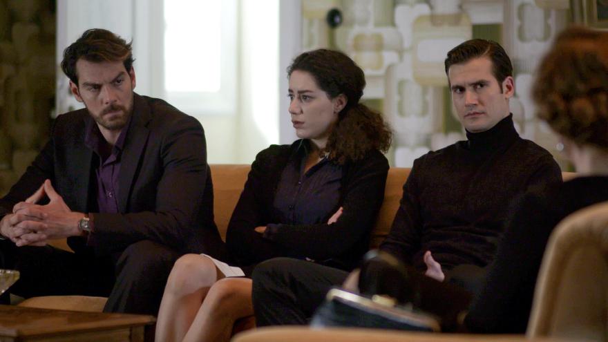 Άγριες Μέλισσες: Μυρσίνη με Ρένα προσπαθούν να πάρουν με το μέρος τους το Σέργιο