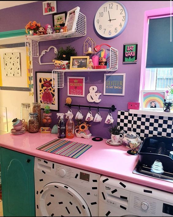 έντονα-χρώματα-στους-τοίχους-Άνοιξη 2022-ιδέες-για-ανοιξιάτικη διακόσμηση-στο-σπίτι-