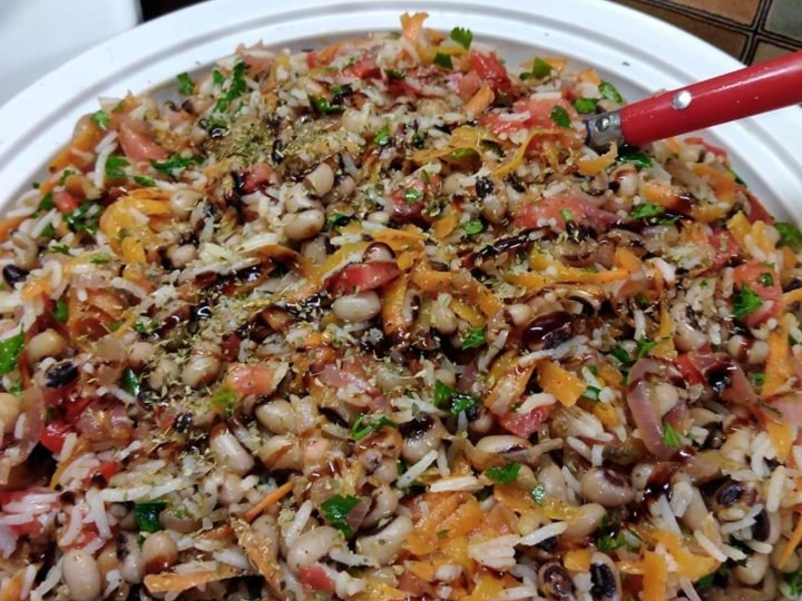 ζεστή -σαλάτα-με - μαυρομάτικα- ζεστή -σαλάτα-με - μαυρομάτικα-