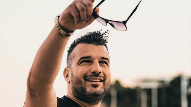 Ελευθερος ο επιρηματιας Γιωργος Κυπαρισης