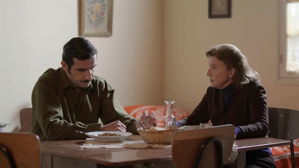 Άγριες Μέλισσες: Η Ρένα θεωρεί πως έιναι πολύ ανώτερη από την Ασημίνα