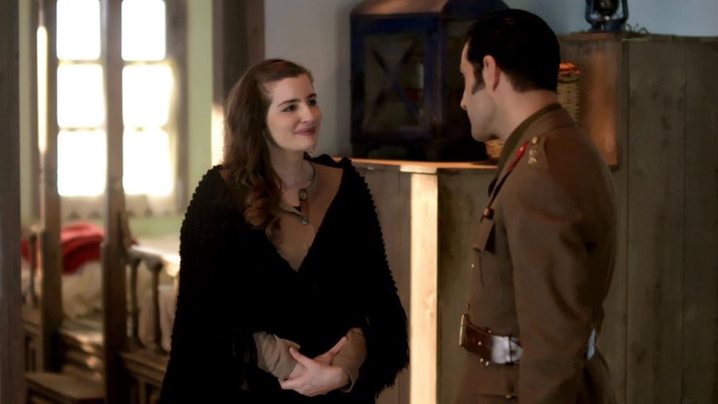 Άγριες Μέλισσες: Η Ρένα θεωρεί πως έιναι πολύ ανώτερη από την Ασημίνα