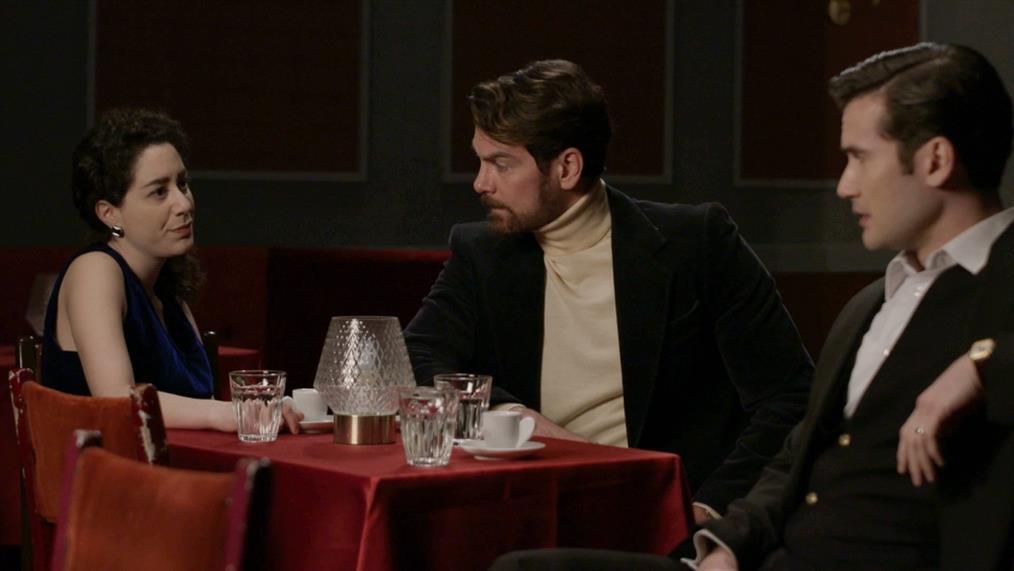 Άγριες Μέλισσες: Η Ρένα θεωρεί πως έιναι πολύ ανώτερη από την Ασημίνα