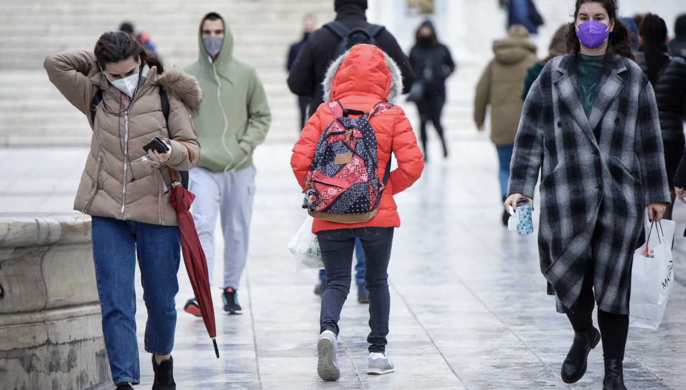 Κορονοϊός: Τέλος οι μάσκες από σήμερα στους εξωτερικούς χώρους  – Τι ισχύει πλέον