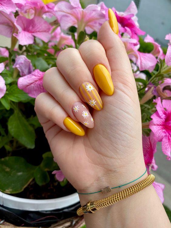 κίτρινα νύχια-με-λουλούδια-ιδέες-