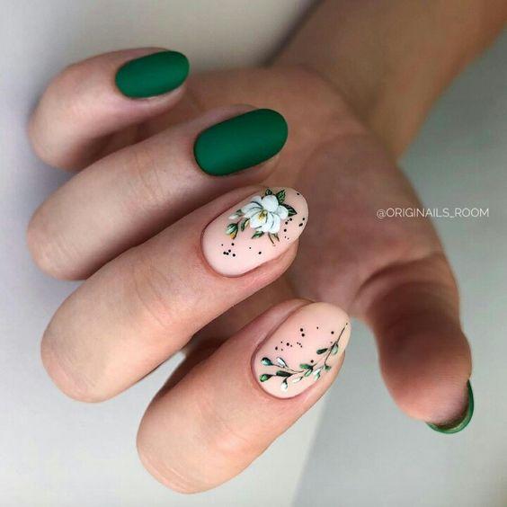 πράσινα-νύχια-με-λουλούδια-ιδέες-