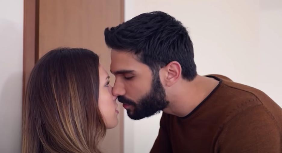 Η Γη της Ελιάς: Ο Αλέξης πάει στην Μυρτάλη για να την σκοτώσει