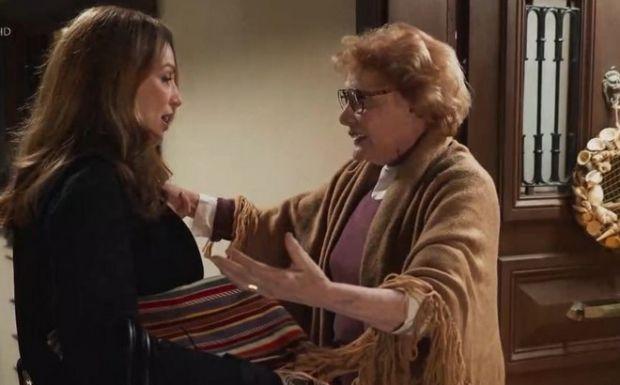 Η Γη της Ελιάς: Ο Αλέξης πάει στην Μυρτάλη για να την σκοτώσει