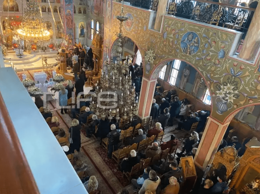 Πάτρα: Αυτήν την ώρα το μνημόσυνο των Παιδιών (φωτογραφίες)