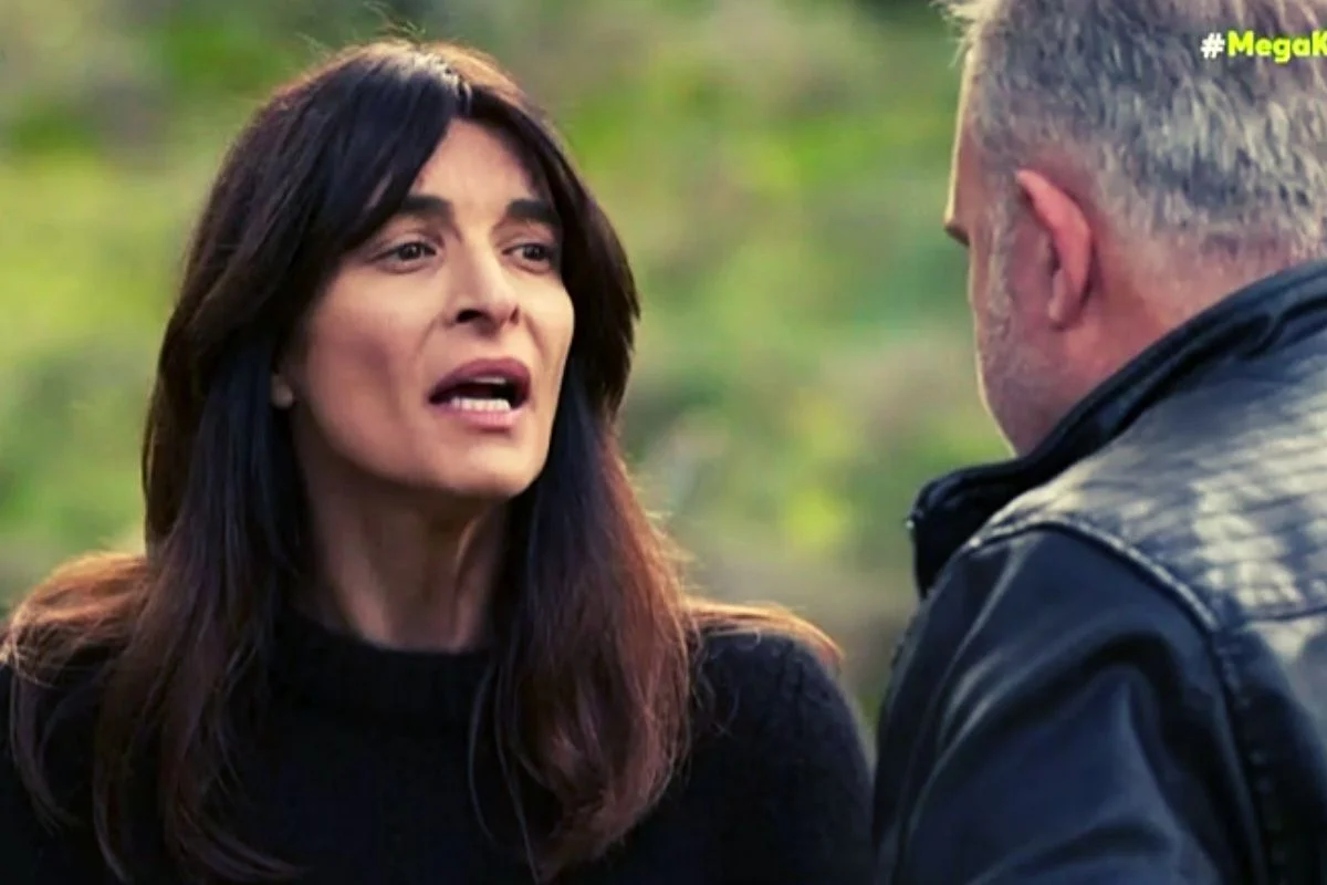 Η-Γη-της-Ελιάς-Ιουλία-Στάθης Η-Γη-της-Ελιάς-Ιουλία-Στάθης