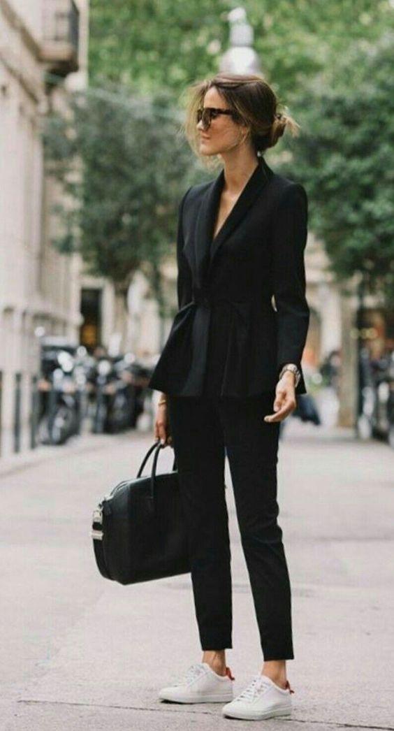 τάσεις-στα-γυναικεία-φλατ παπούτσια-για-την-Άνοιξη 2022-sneakers-