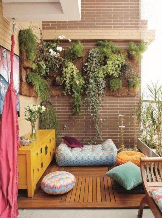 κρεμαστά φυτά-στο-μπαλκόνι-για-ανοιξιάτικη διακόσμηση-ιδέες-